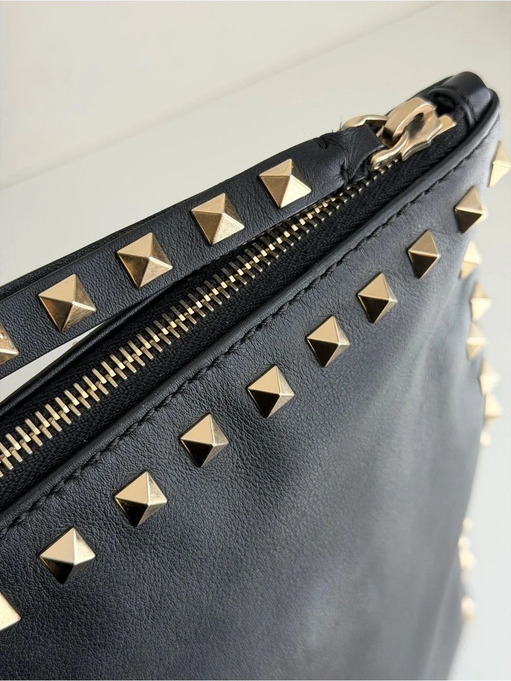 Authentic Valentino Garavani Rockstud Large Leather Clutch